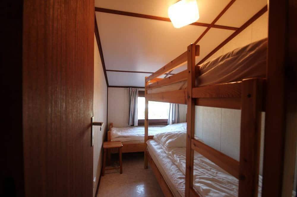 Villa with 4 Bedrooms, for 9 people, wifi, only at 400m from the beach of Portiragnes plage in Portiragnes Plage, Portiragnes