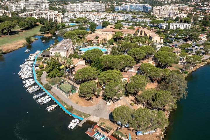 Gîte pour 5 personnes, avec bassin pour enfant et piscine, animaux acceptés dans Port de Cannes Marina - 4