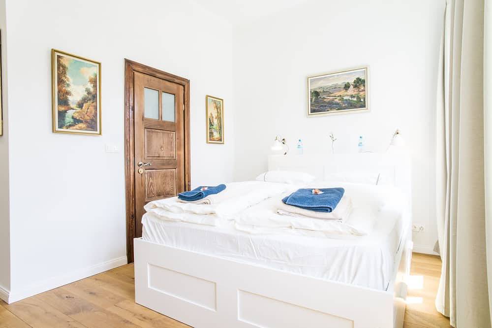 Ganze Wohnung, Grosse, helle, gemütliche Altbauwohnung direkt am Markt in Breslau, Niederschlesien