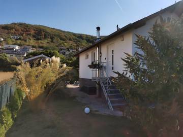 Ferienhaus für 4 Personen, mit Seeblick und Sauna sowie Garten, mit Haustier am Mittelrhein