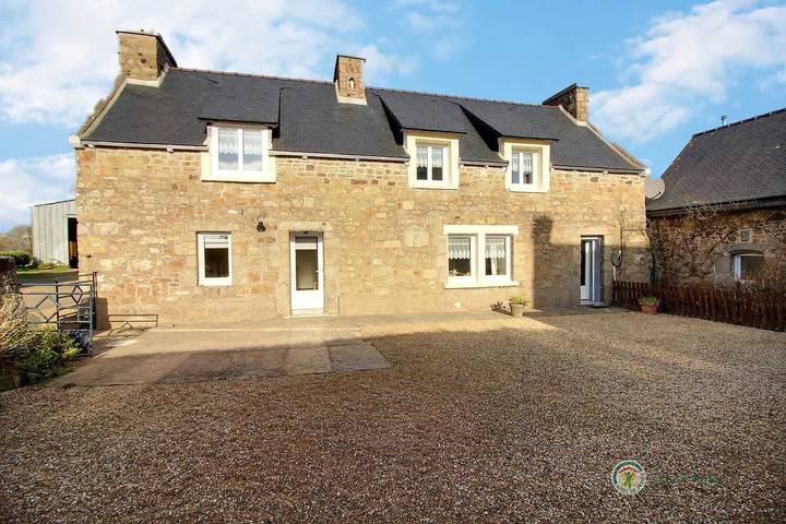 Gîte pour 6 personnes, avec jardin à Lanmodez - 2