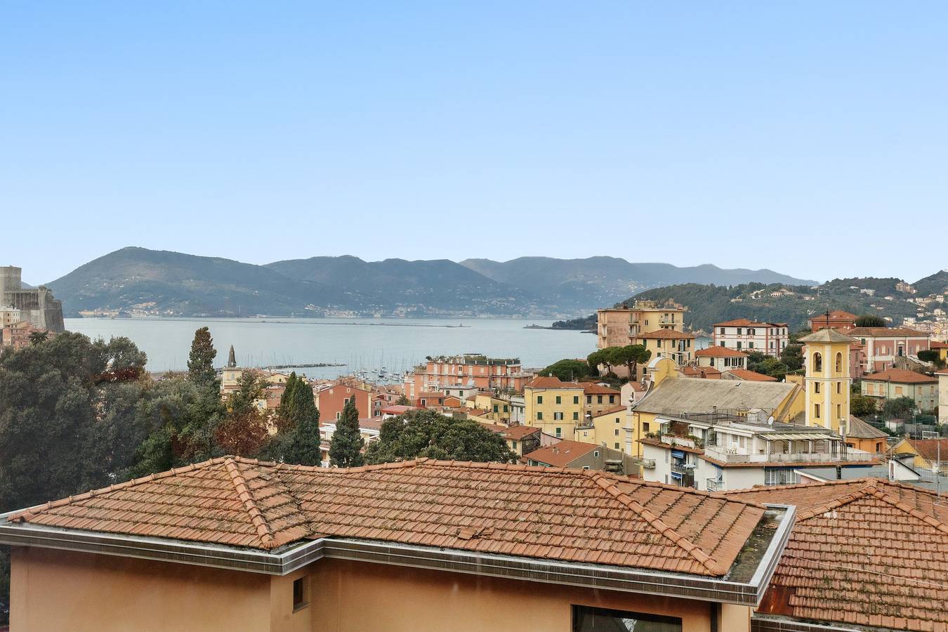 Entire apartment, Apartment '5 Terre - Lerici - La Caletta' with Sea View, Wi-Fi and Air Conditioning in Lerici, Lerici Municipality