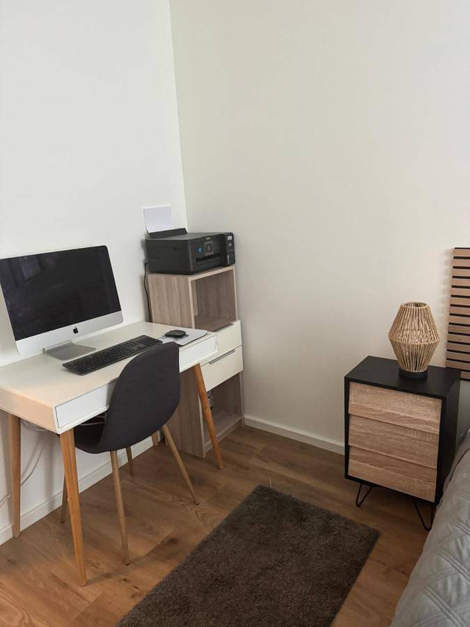 Appartement de vacances entier, Une Chambre dans un appartement in Ablon-sur-Seine, Val-de-Marne