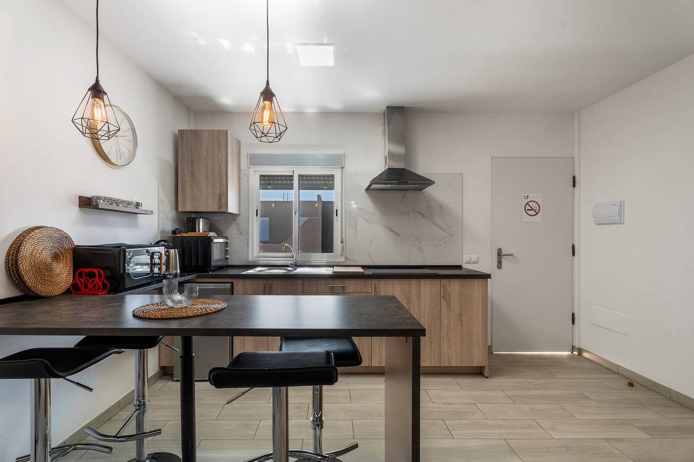 Apartamento entero, Apartamento Vacacional '2 Omanai Tenerife Sur' con Terraza Privada, Jardín y Wi-Fi in Arona , Tenerife Sur