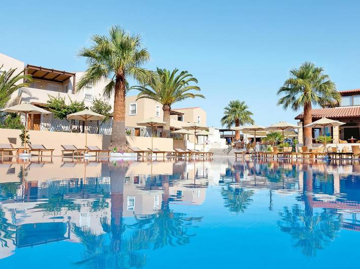 Appart’hôtel pour 2 personnes, avec bassin pour enfant et piscine ainsi que terrasse et vue
