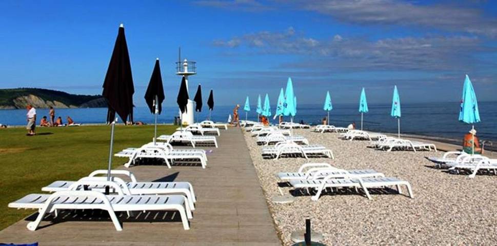 Ferienwohnung für 4 Personen, mit Balkon und Terrasse sowie Garten und Ausblick in Izola