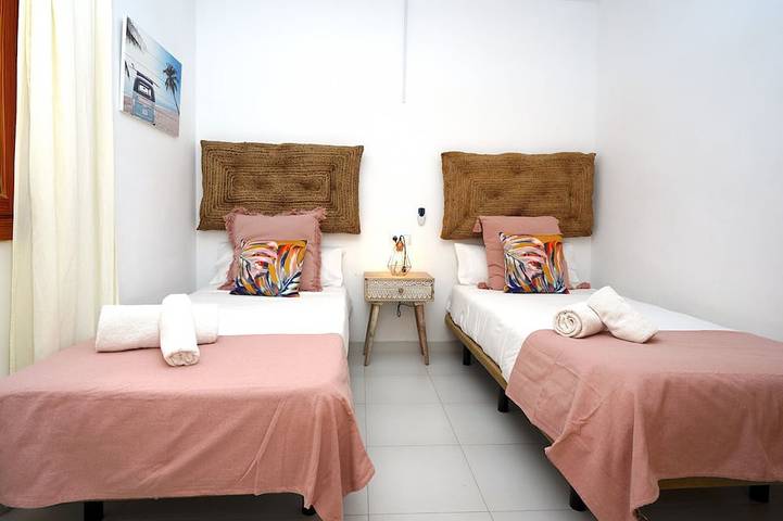 Ferienwohnung für 6 Personen, mit Balkon und Terrasse sowie Garten in Ses Covetes - 3