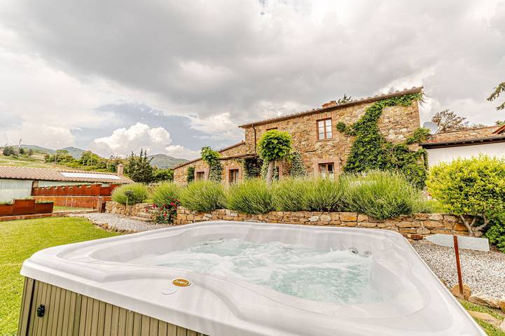 Ferienhaus für 10 Personen, mit Balkon und Garten sowie Whirlpool