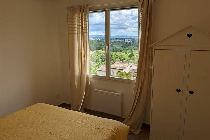 Gîte pour 2 personnes, avec jardin et terrasse à Clermont-l'Hérault - 2