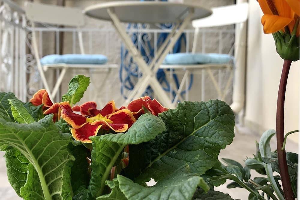 Industrial Design Bungalow – 2 min to Center, Wifi in Lesbos