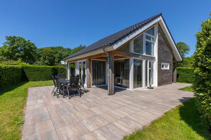 Vakantiehuis voor 6 personen, with Balkon/Terras and Terras as well as Tuin in Burgh-Haamstede
