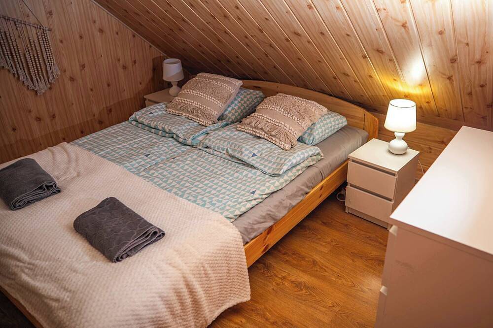 Chata przy Lesie - Large Home with Sauna & Hot Tub in Białowieża-Nationalpark