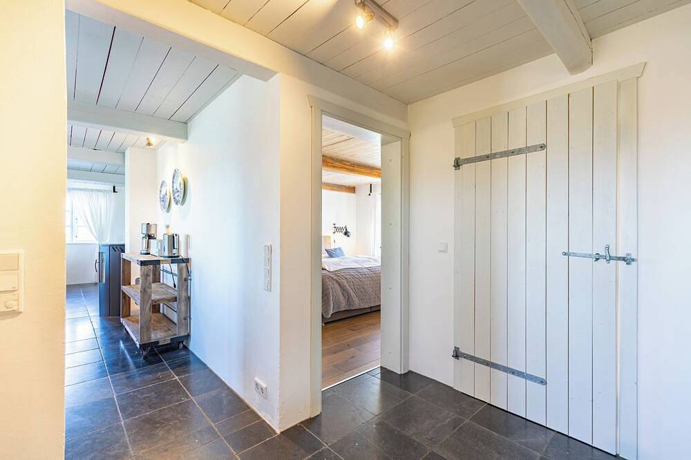 Schleusenwärter Luv: Ferienhaus mit Sauna, Kaminofen & Terrasse für bis zu 6 Gäs in Neukirchen (Nordfriesland), Nordfriesland