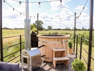 Cottage for 2 People in Sherwood Forest, Nottinghamshire, Photo 1