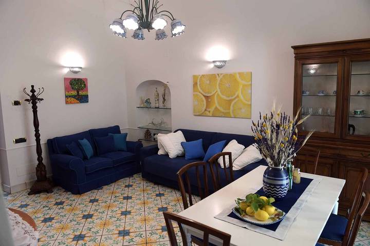 Gîte pour 4 personnes, avec balcon à Minori - 2