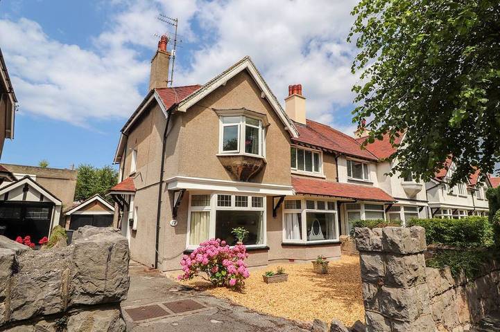Apartment for 2 people, with garden, with pets in Llandudno