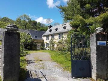 Gîte pour 7 personnes, avec jardin et vue, adapté aux familles à Lortet