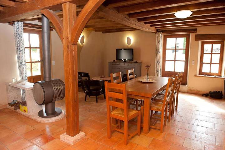 Location de vacances pour 14 personnes, avec terrasse ainsi que jardin et piscine à Castelnau-sur-l'Auvignon - 4