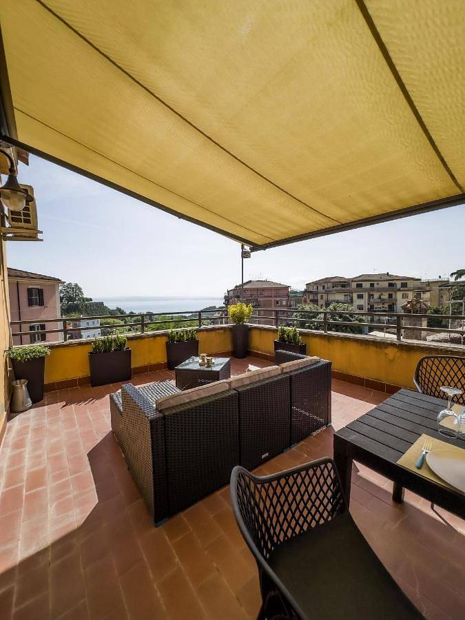 Casa vacanza per 4 persone, con Balcone e Terrazza nonché Vista lago e Panorama a Bracciano