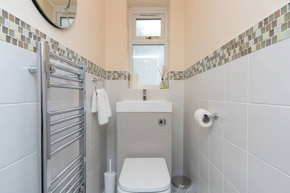 Pass the Keys | Bryn Ogwen Lovely Coastal Property in Bangor in Bangor, Snowdonia