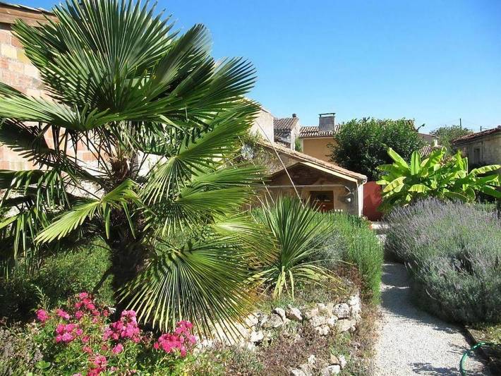 Location de vacances pour 6 personnes, avec terrasse et piscine à Gensac - 4