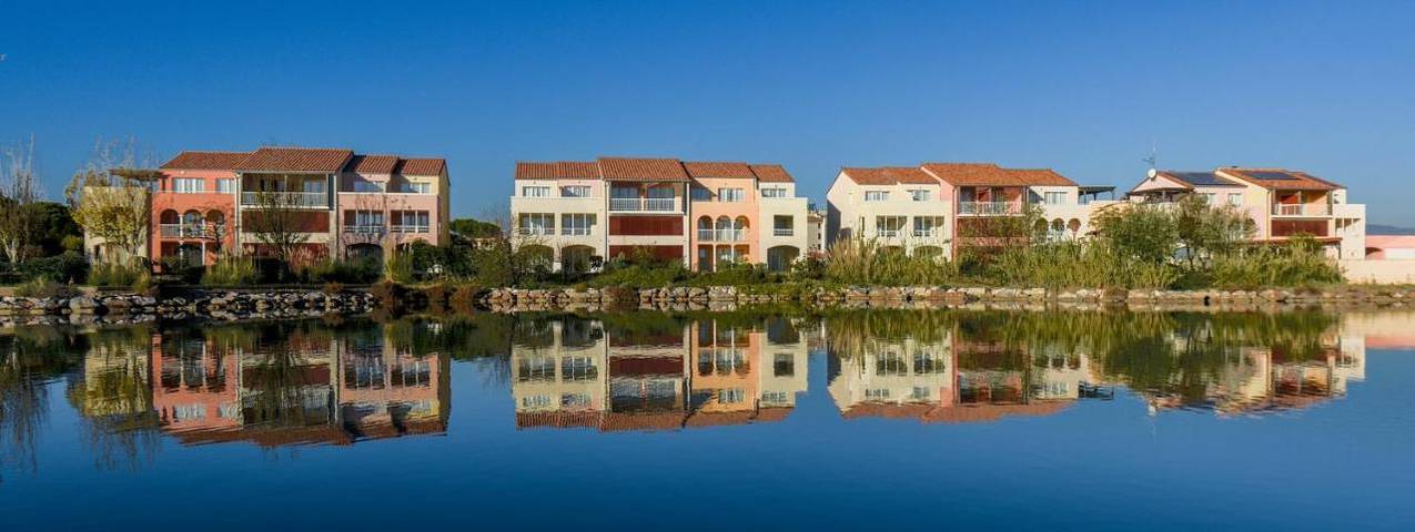 Appart’hôtel pour 4 personnes, avec Terrasse ainsi que Jardin et Piscine