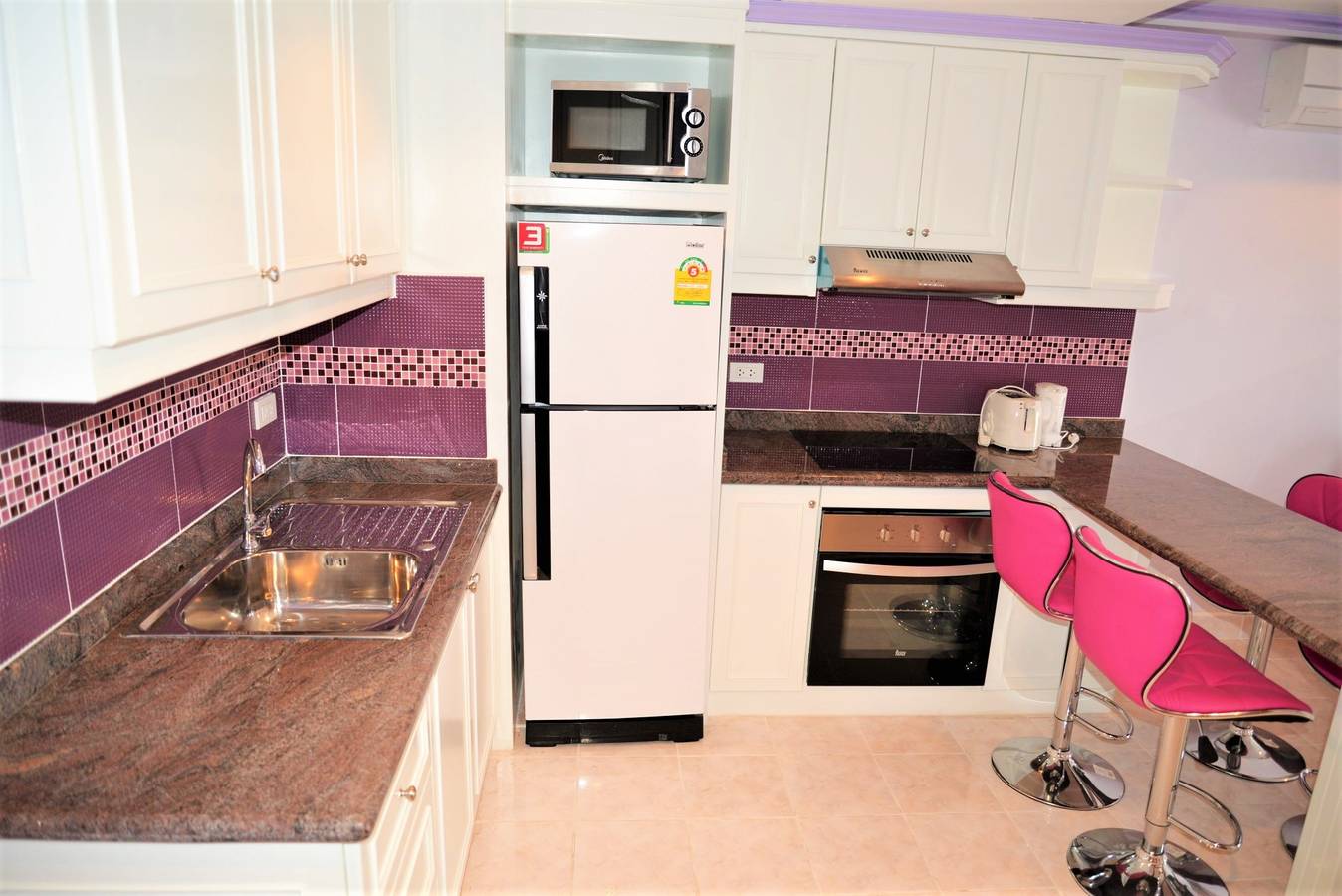 Apartamento vacacional entero, 1-Bed Beachfront Condo at Jomtien Beach - Sleeps 2 in Pattaya, Provincia de Chon Buri