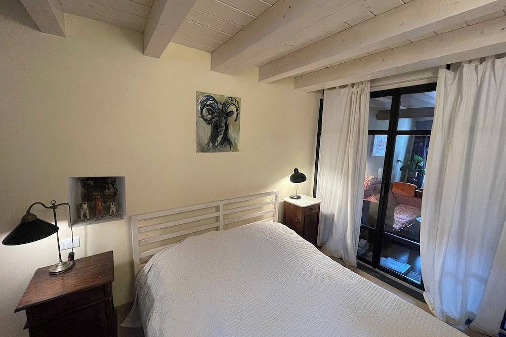 Künstlerhaus im antiken Dorf, gehobene Ausstattung in Pianavia, Vasia