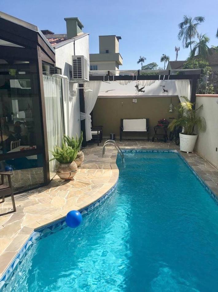 Pousadas para 5 pessoas, com vista e piscina e ainda jardim and piscina infantil em Blumenau