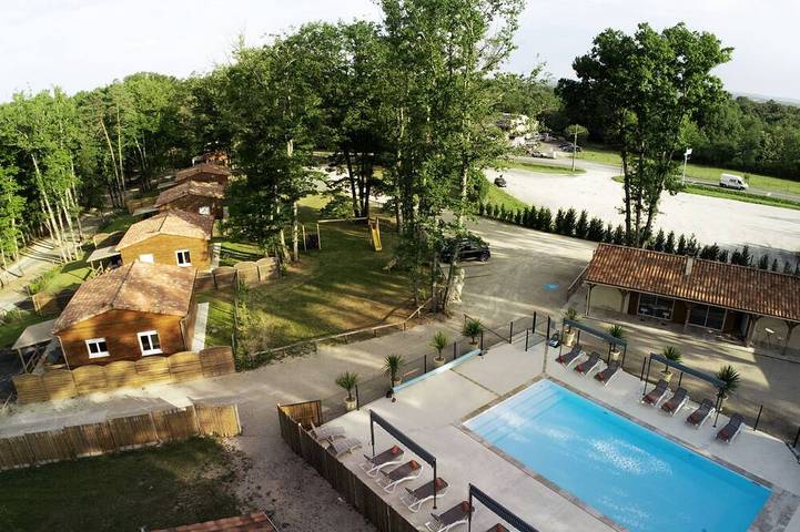 Maison pour 4 personnes, avec piscine à Thenon