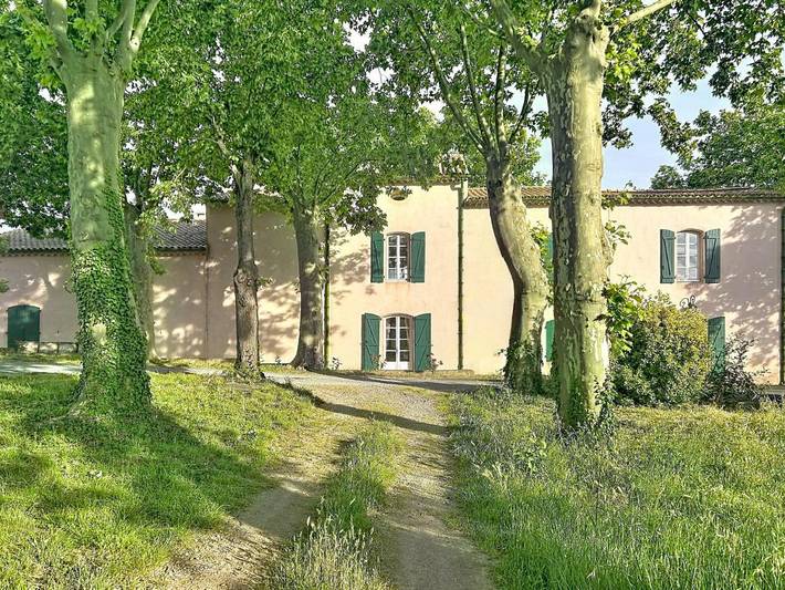 Chambre d’hôte pour 2 personnes, avec Terrasse et Jardin ainsi que Piscine et Vue