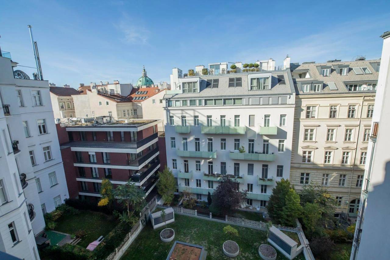 Ganze Wohnung, Two-Bedroom Apartment in Wieden (Wien Bundesland), Wien