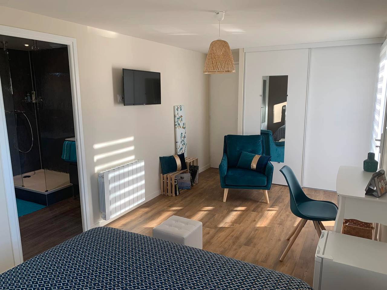 Chambre 'Domaine De Jarentin – Cha Emmeraude' in Saint-Marcel-de-Félines, Région de Roanne