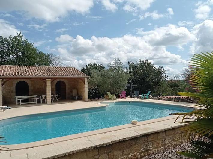 Location de vacances pour 6 personnes, avec vue ainsi que jardin et piscine à Dévillac - 2