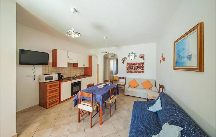 Ganze Ferienwohnung, Apartment am Strand mit Küche und Schlafmöglichkeiten in La Ciaccia, Valledoria