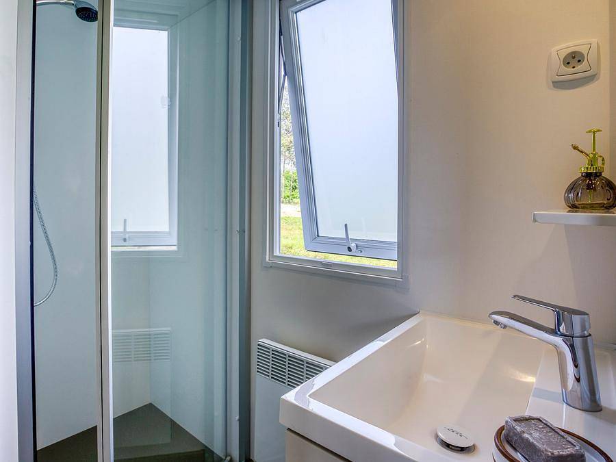 Camping Romanée - Campiotel des Dunes   - Mobilheim 2 personen - Mobilheim Confort 1 Schlafzimmer - 1 Badezimmer in Ars-en-Ré, Ile de Re