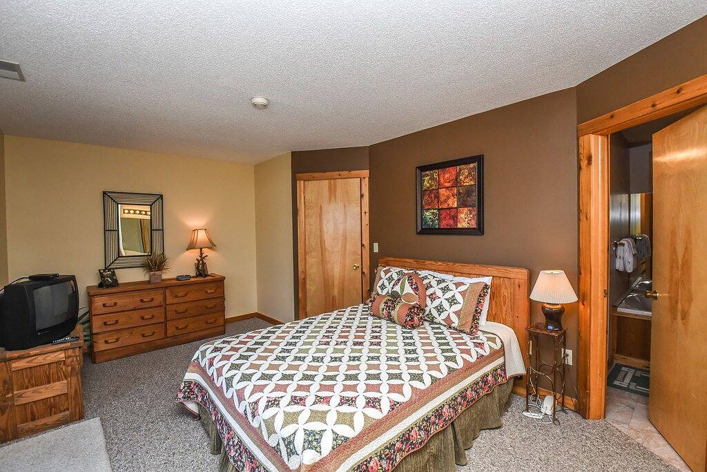 Vacation House for 6 Guests in McHenry, Deep Creek Lake