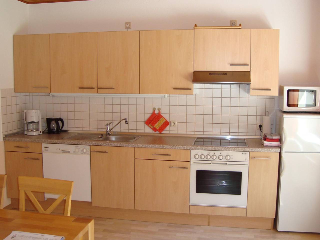 Ganze Wohnung, Komfortable Ferienwohnung mit großem Garten in Misselwarden, Cuxland
