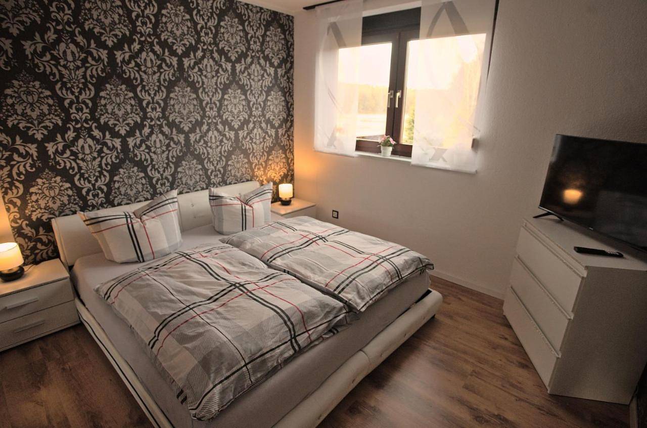 Ganze Wohnung, Zum Käutzchen 120qm Ferienhaus 8 Personen 4 Schlafzimmer in Nossentiner Hütte, Naturpark Nossentiner/Schwinzer Heide