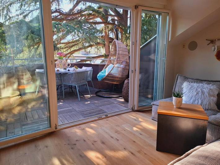 Ferienwohnung für 5 Personen, mit Terrasse und Ausblick in Meran