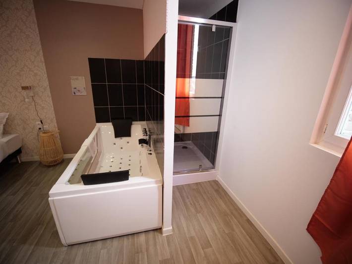 Gîte pour 2 personnes, avec jacuzzi à Roubaix - 4