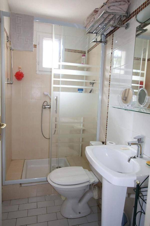 Chambre d’hôte pour 2 personnes, avec piscine ainsi que vue et jardin à Agde - 4