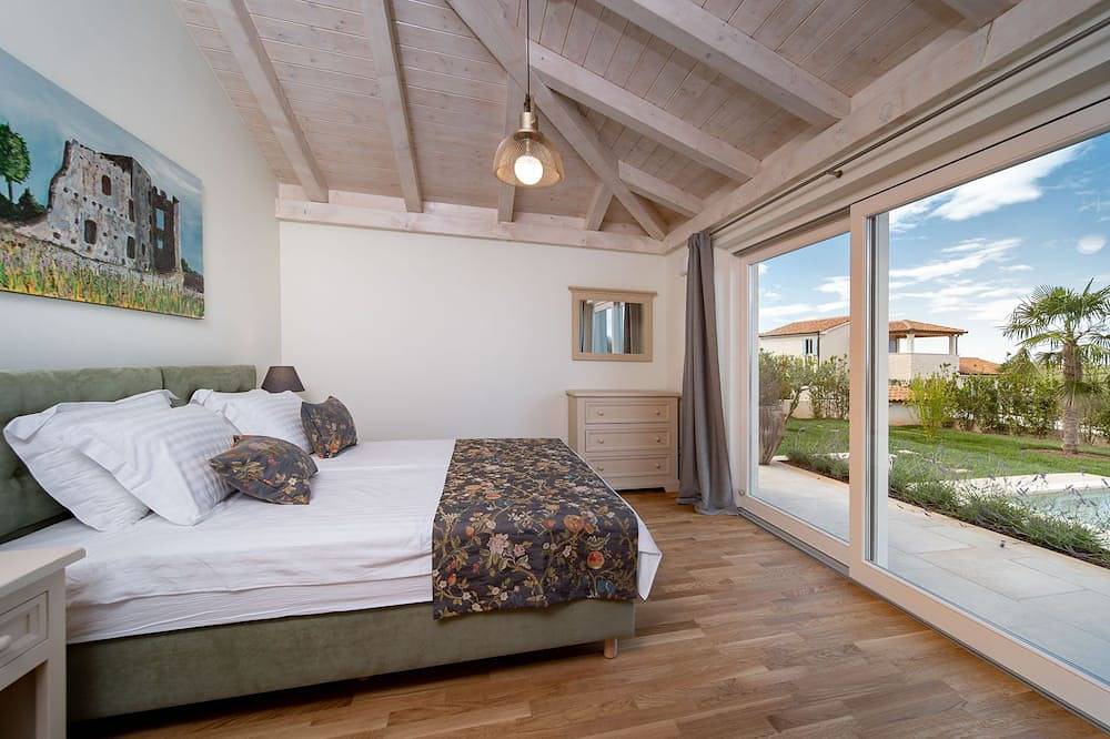 Villa Nika - 4 bedroom villa with private pool and kids pool in Kavran, Südküste Istrien