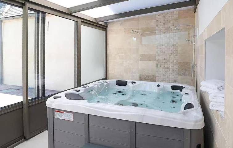 Location de vacances pour 12 personnes, avec jacuzzi et terrasse, animaux acceptés dans Thun-Saint-Martin - 2