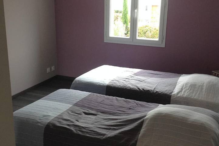 St Rémy de Provence, neue Villa, 4 Schlafzimmer / 2 Bäder zwischen Alpilles und der Innenstadt in Saint-Rémy-de-Provence, Arles und Umgebung