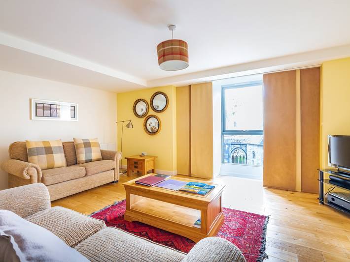 Log cabin for 4 people, with garden in Loch Ness