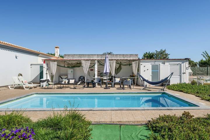 Bungalow 'Quinta Simão' mit Gemeinschaftspool, Wi-Fi und Klimaanlage in Halbinsel von Setúbal
