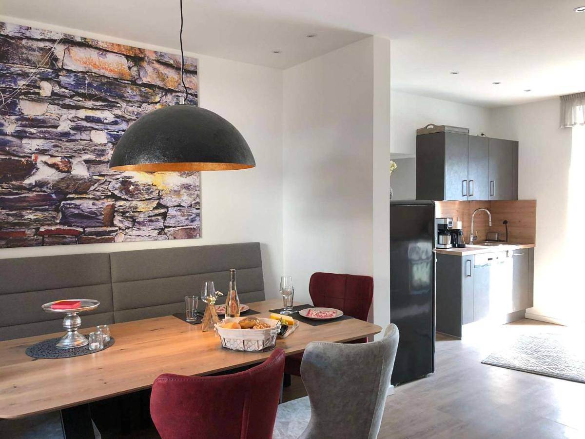 Ganze Wohnung, Apartment with Balcony in Kövernig, Kröv