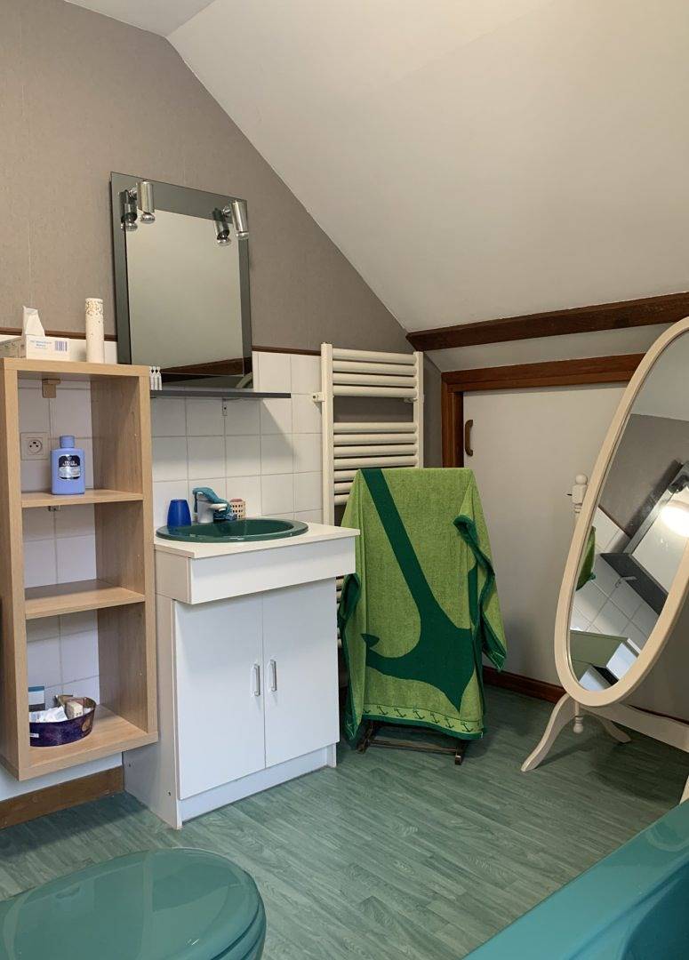 Chambre meublée à l'étage - Chambre in Châtenoy-le-Royal, Région de Chalon-sur-Saône