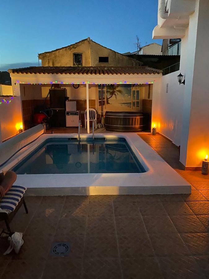 Location de vacances pour 4 personnes, avec terrasse ainsi que vue et piscine, animaux acceptés à Alcaudete - 4